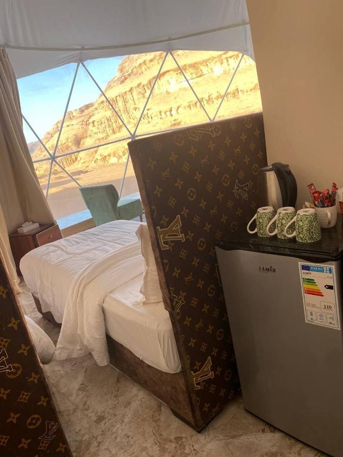 Hotel Omar Ali Luxury Camp Wadi Rum Esterno foto