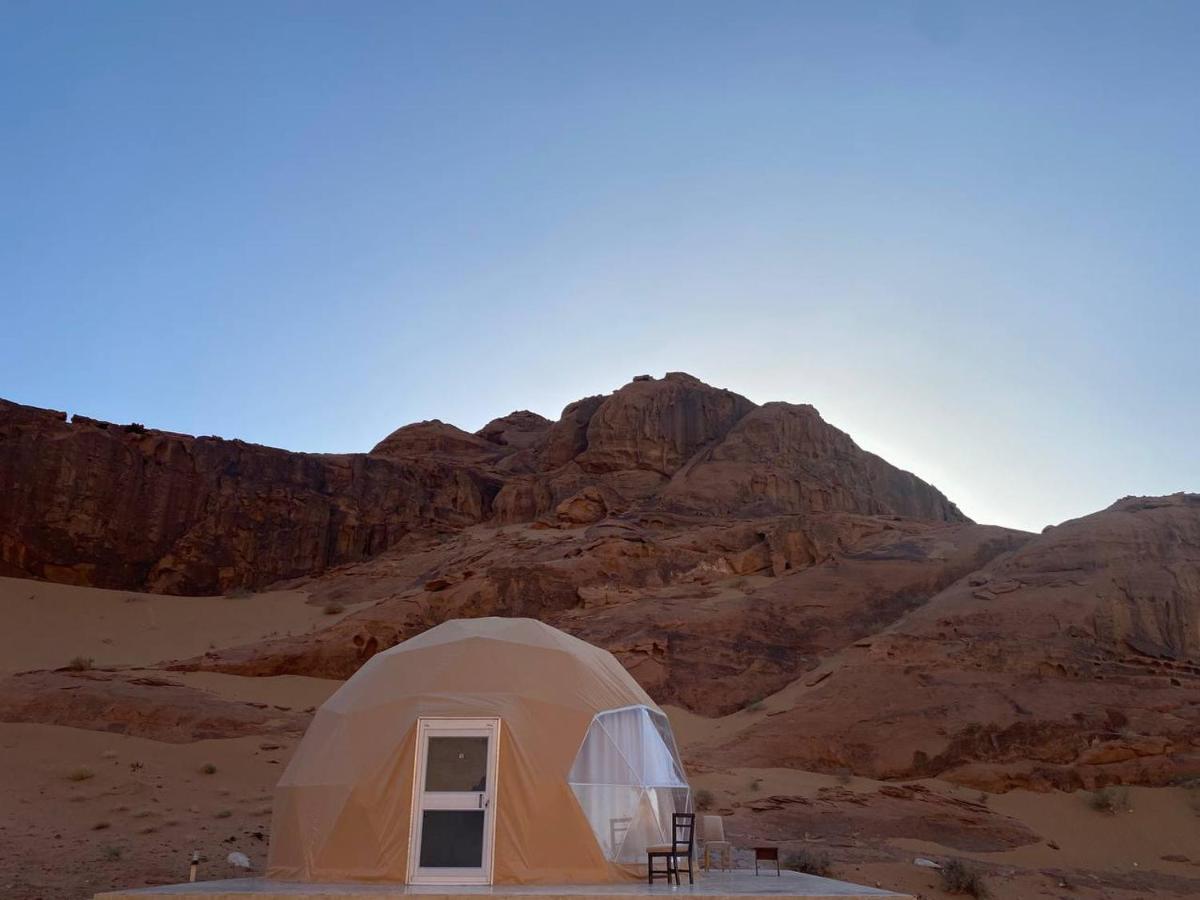 Hotel Omar Ali Luxury Camp Wadi Rum Esterno foto