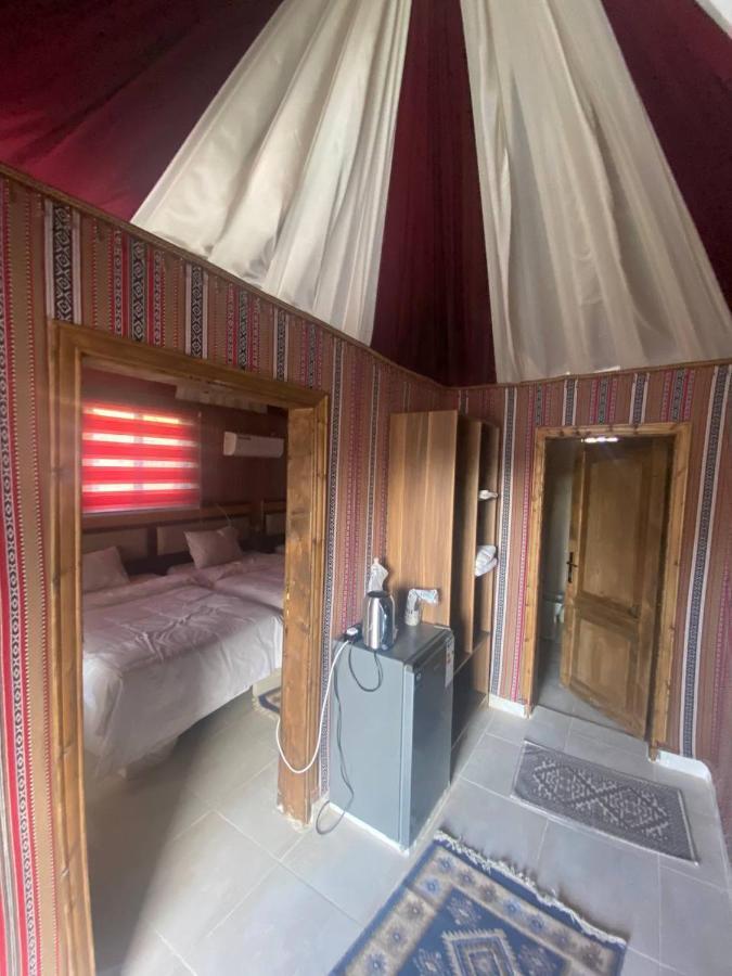 Hotel Omar Ali Luxury Camp Wadi Rum Esterno foto