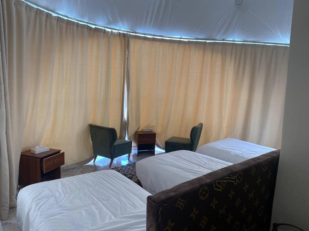 Hotel Omar Ali Luxury Camp Wadi Rum Esterno foto