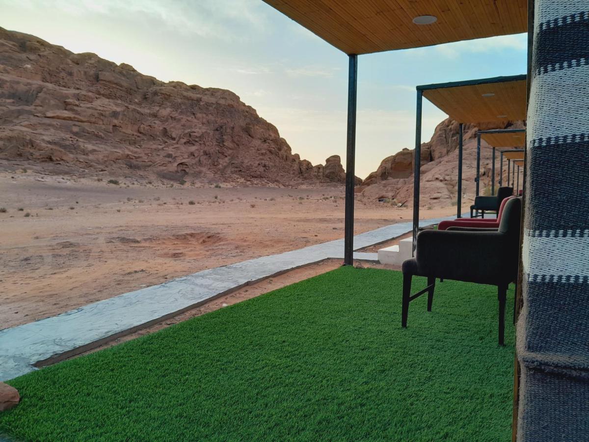 Hotel Omar Ali Luxury Camp Wadi Rum Esterno foto