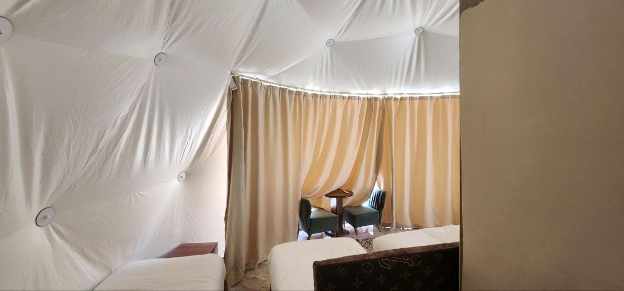 Hotel Omar Ali Luxury Camp Wadi Rum Esterno foto