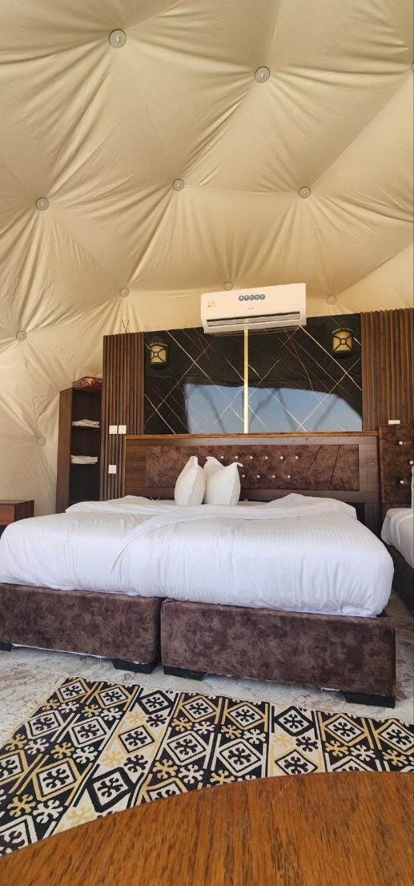 Hotel Omar Ali Luxury Camp Wadi Rum Esterno foto