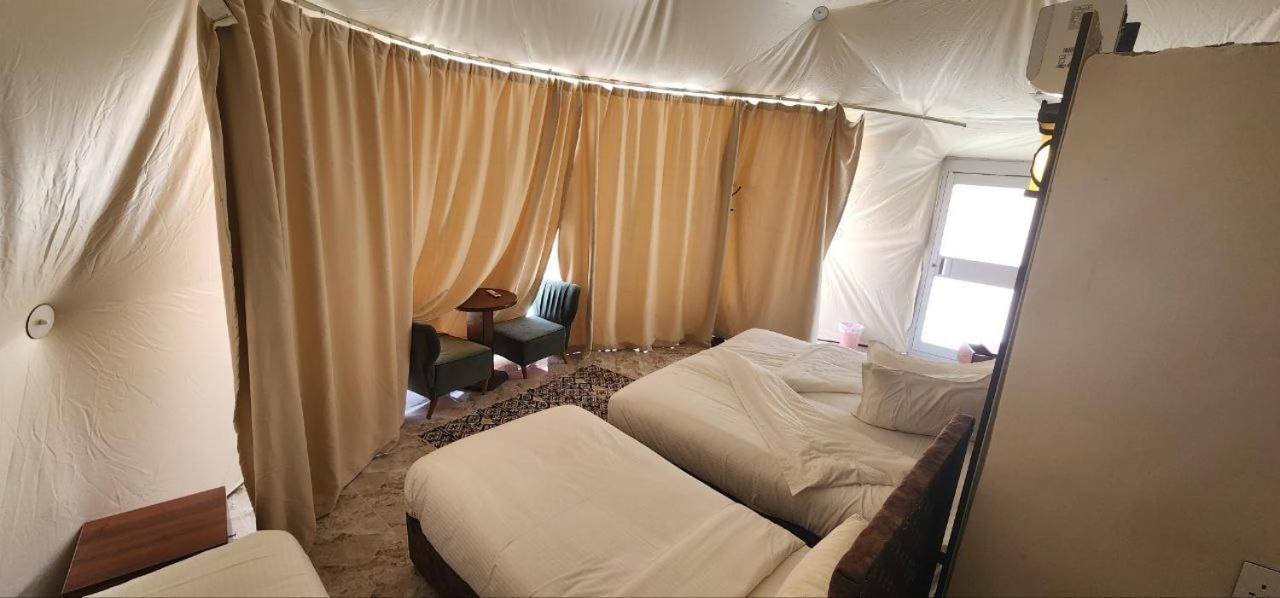 Hotel Omar Ali Luxury Camp Wadi Rum Esterno foto
